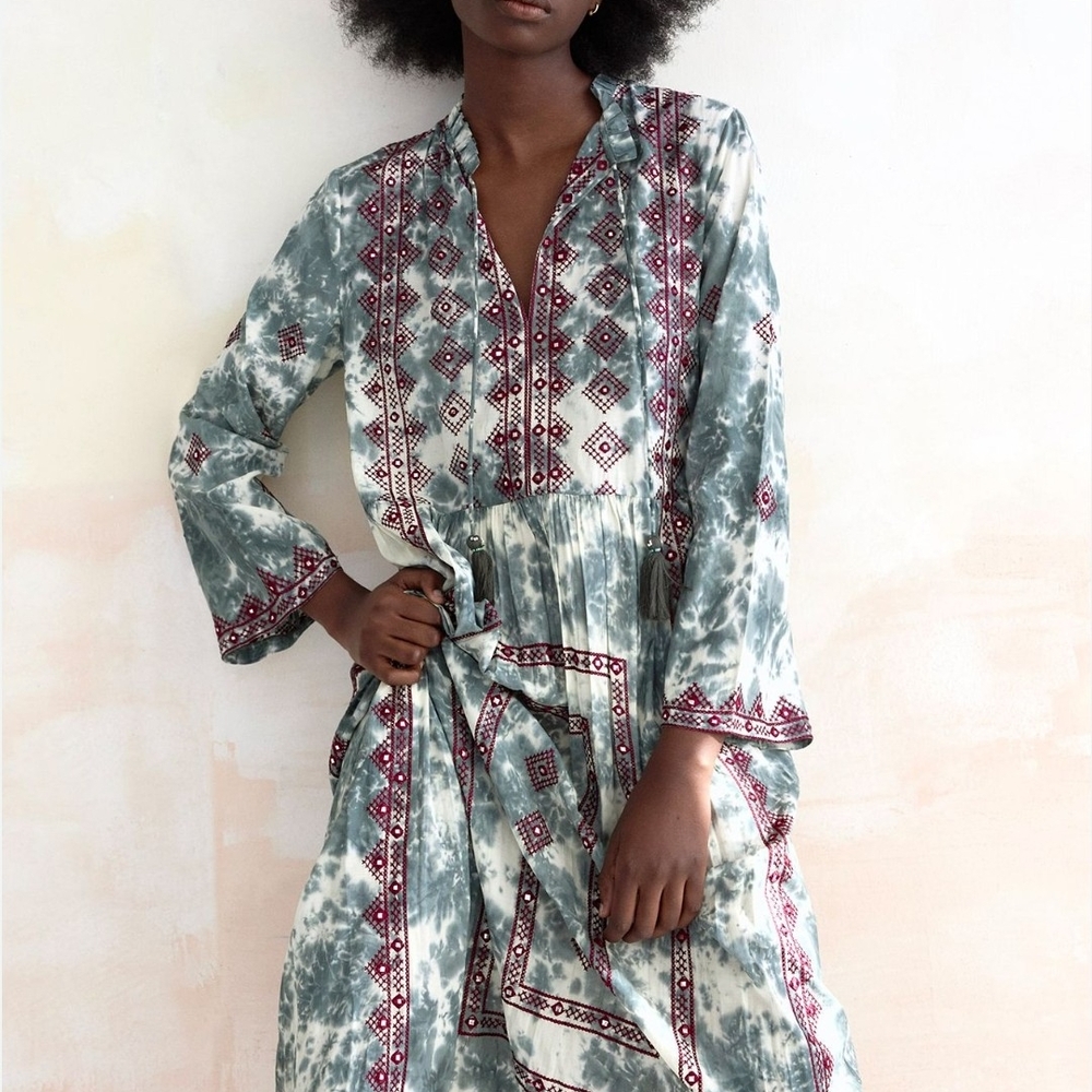 Zara Bohemian Long Sleeve Dress in Gray and White